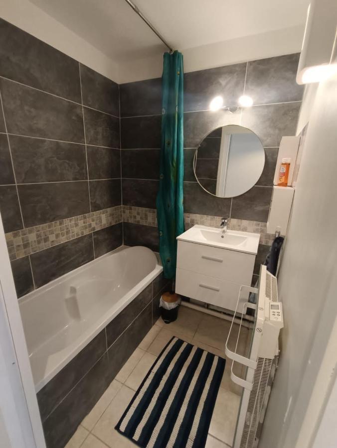 Appartement T2 En Residence Securisee Oloron-Sainte-Marie Exterior foto